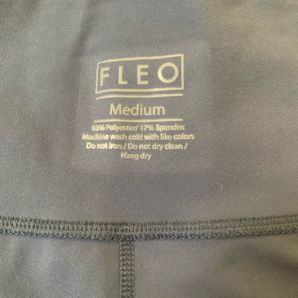 Fleo El Toro 7/8 leggings ...NEW. Only tried on.